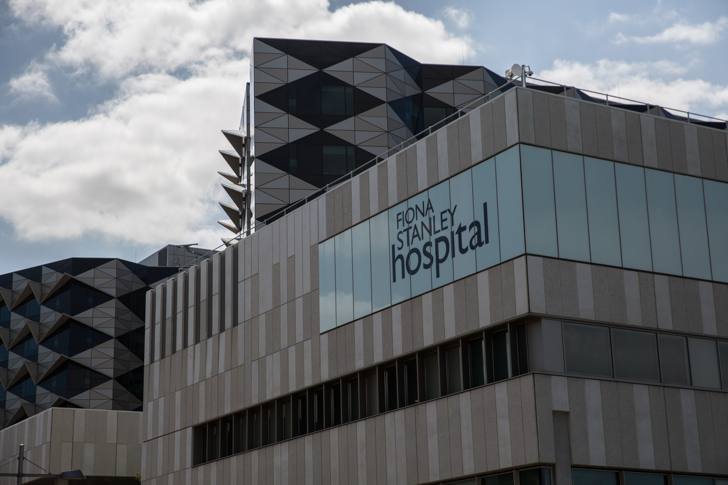 Govt scraps privatised contracts