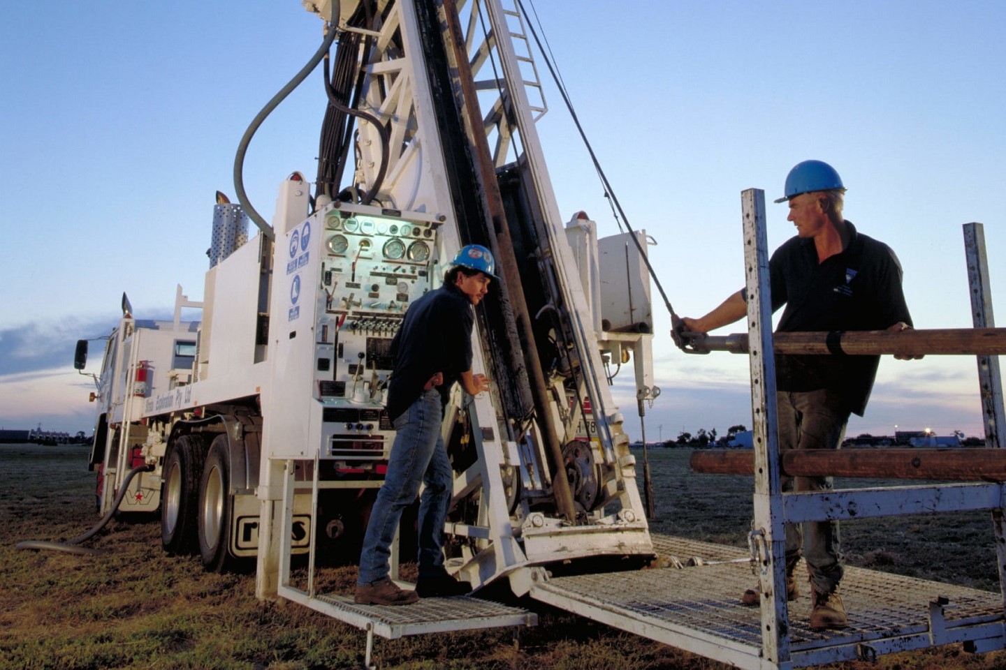 Barton tops up coffers for Tarcoola gold quest