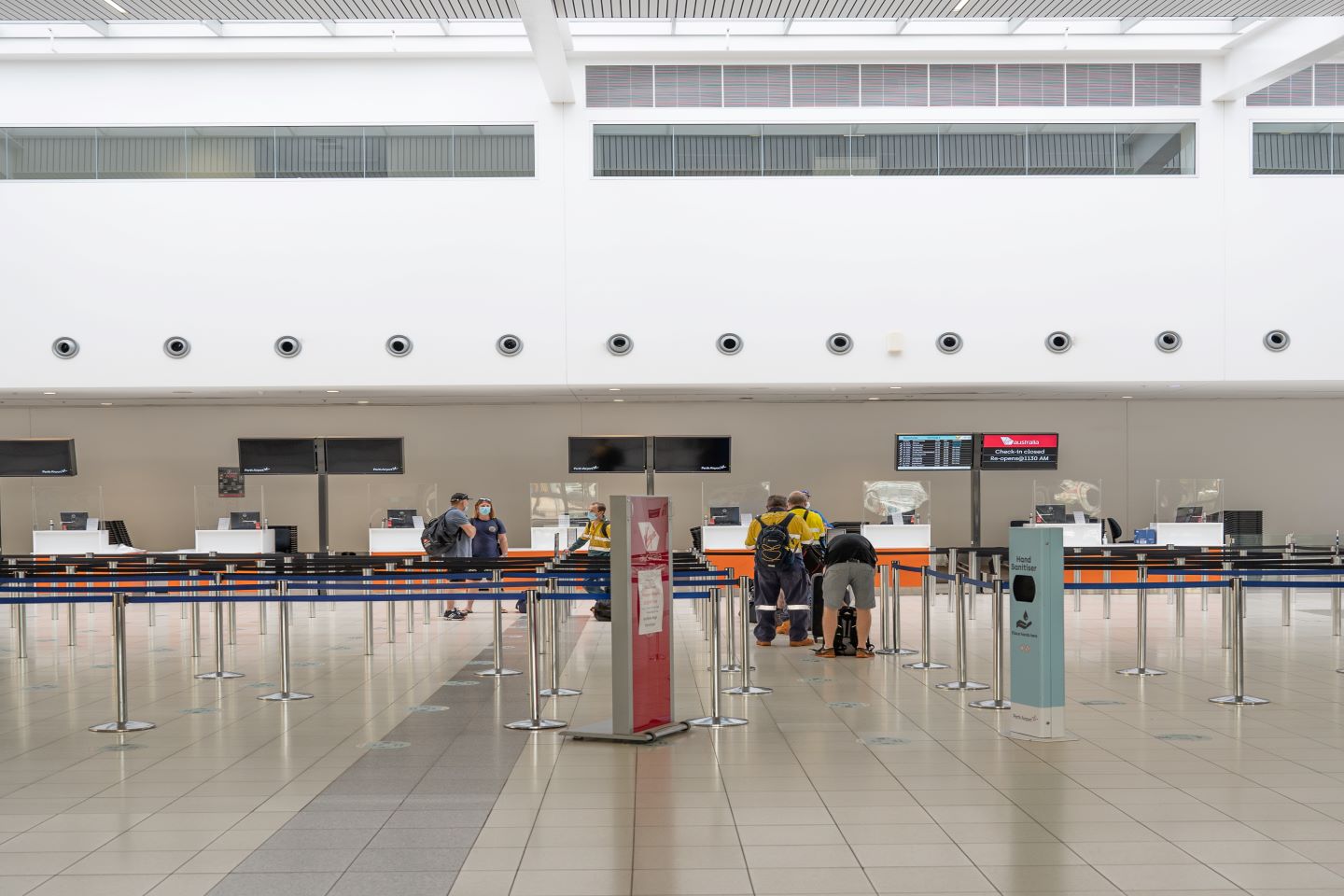 International tourists face further delays