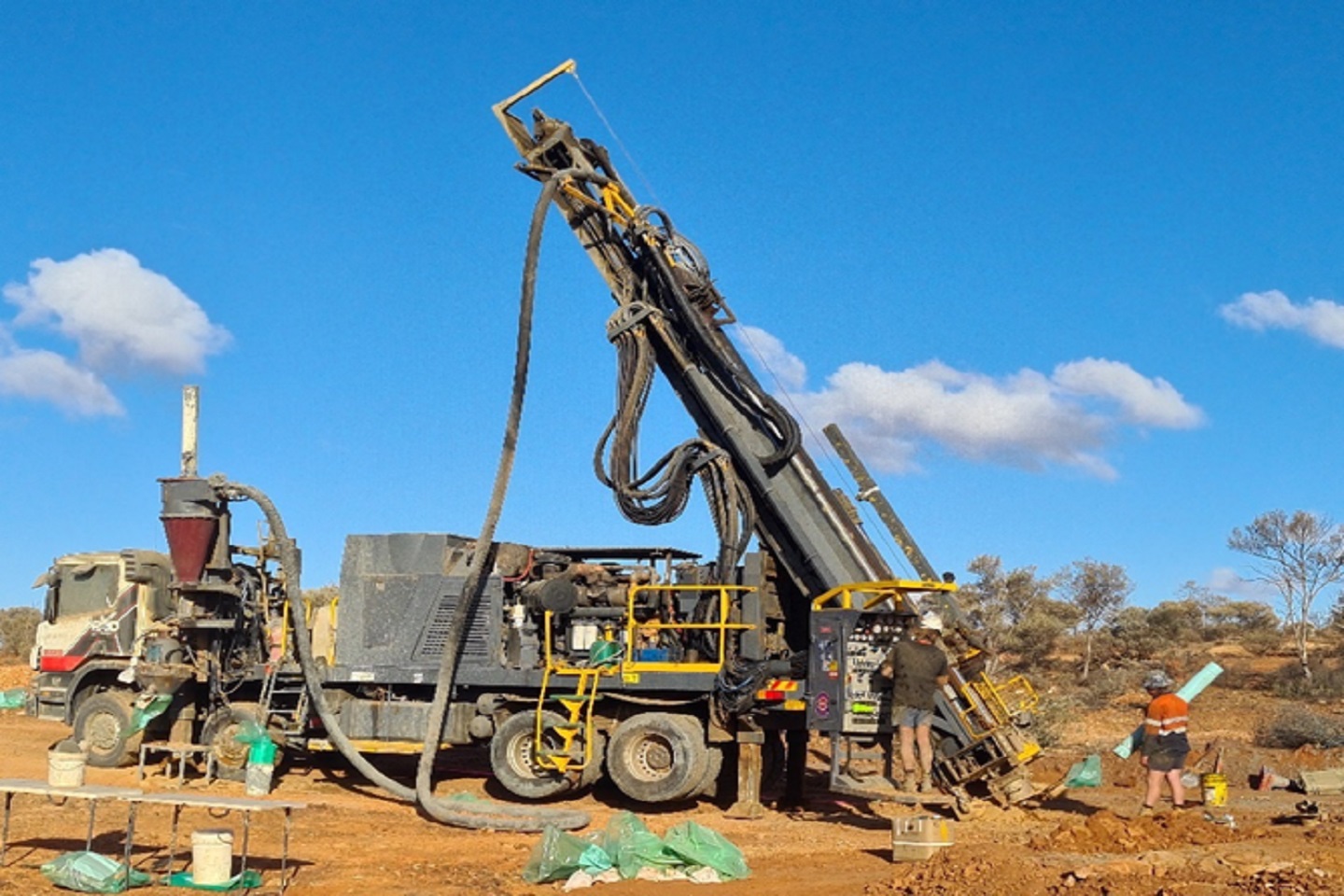 Great Southern lands wide, shallow WA gold hits